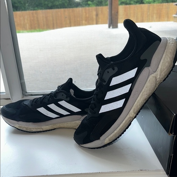 Adidas Men’s Black Solarboost Running Lifestyle Sneakers Size 8 - Picture 5 of 9